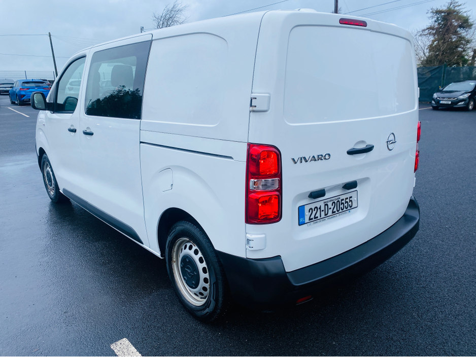 2022 Opel Vivaro - image 8