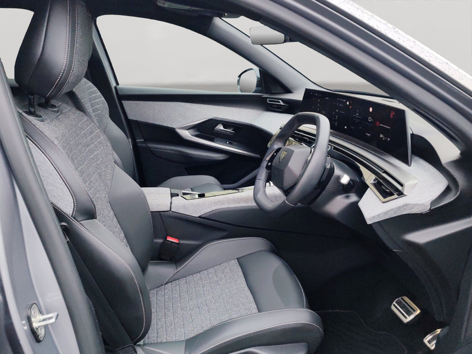 2025 Peugeot 3008 1.2 MHEV 145bhp eDCS6 Allure €41,500