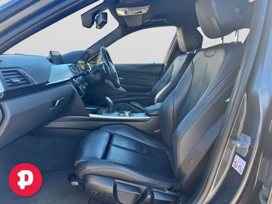 2017 BMW 3 Series - image 15