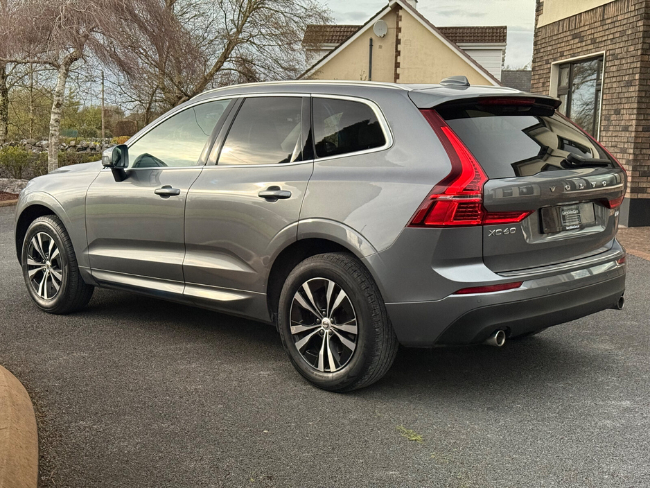 2021 Volvo XC60 - image 5