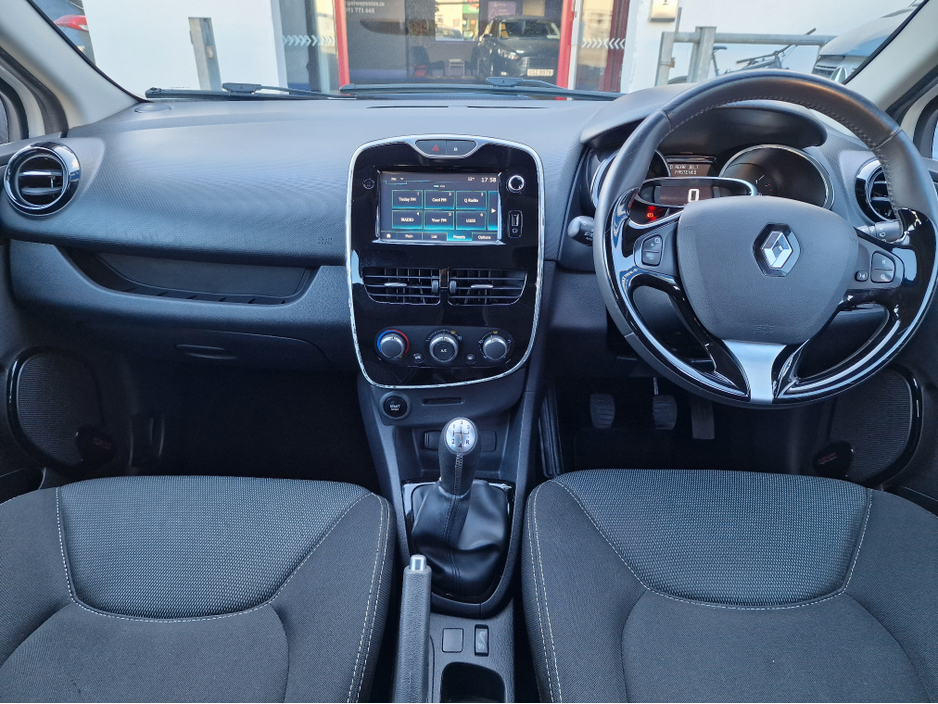 2016 Renault Clio - image 23