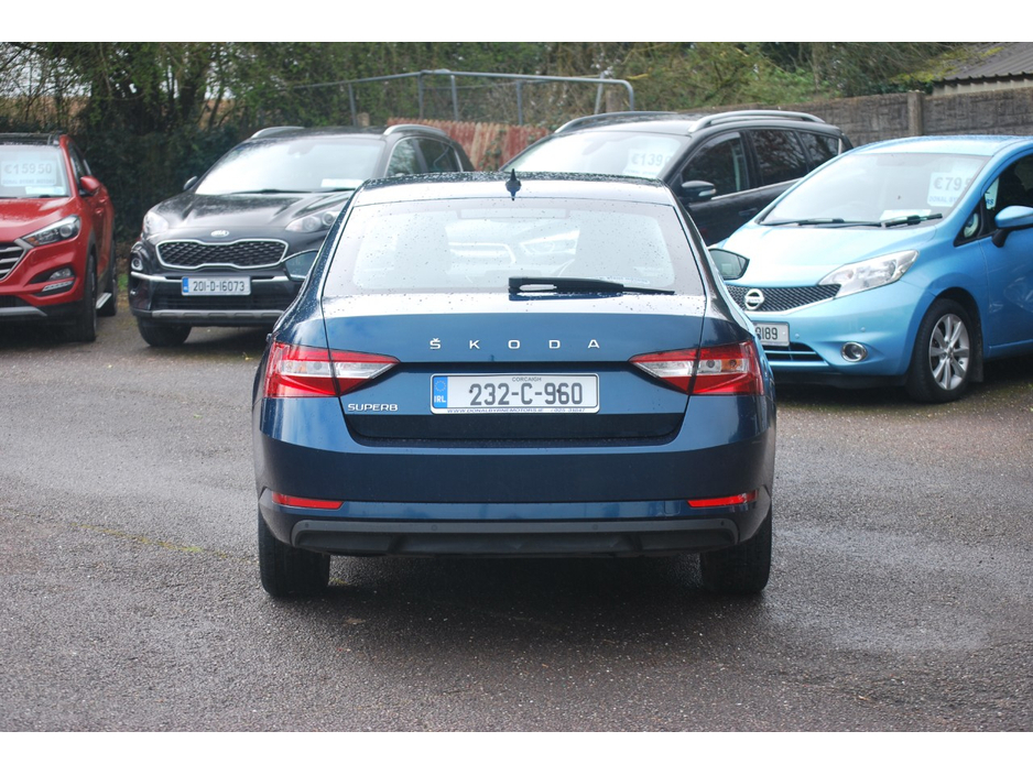 2023 Skoda Superb - image 5