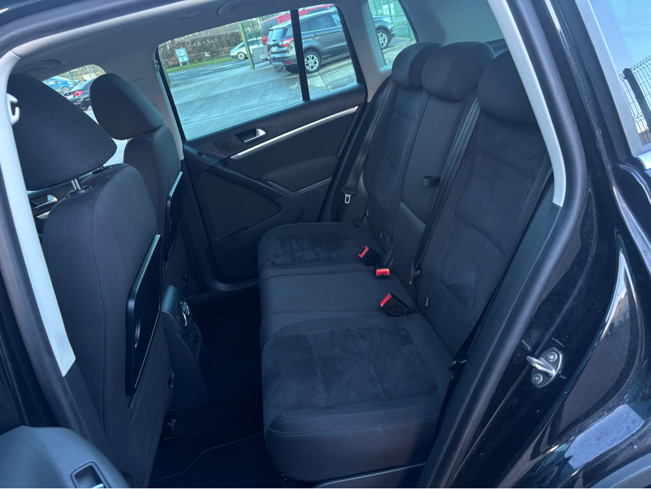 2015 Volkswagen Tiguan - image 15