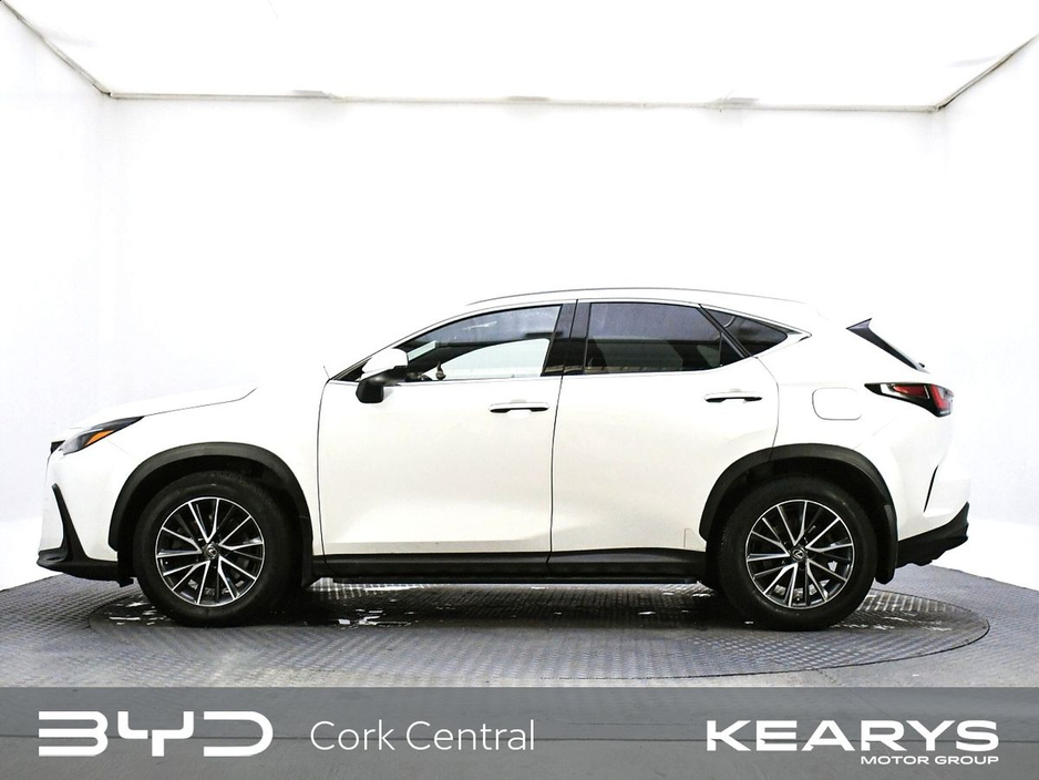 2022 Lexus NX 450 h+ - image 3