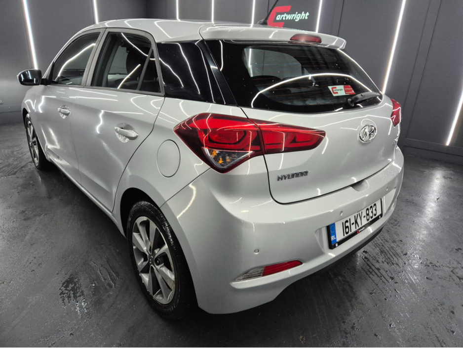 2016 Hyundai i20 - image 16