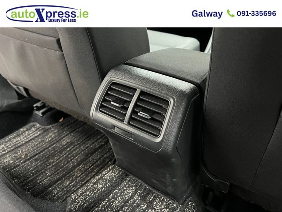 2020 Volkswagen Golf - image 18