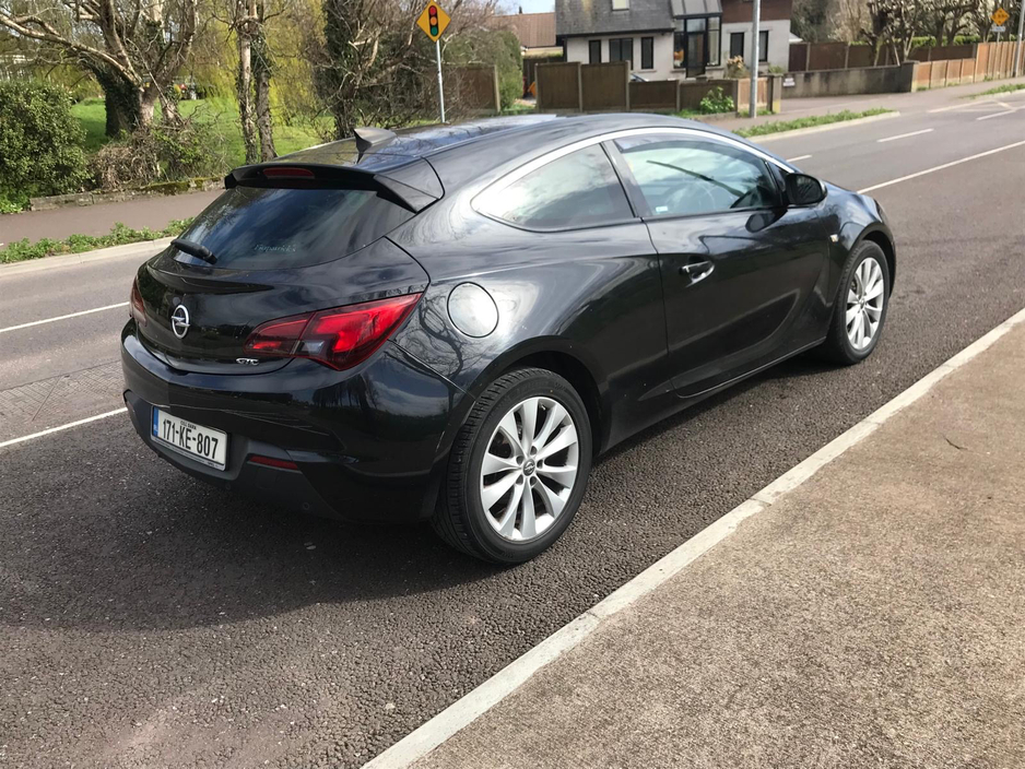 2017 Opel Astra - image 8