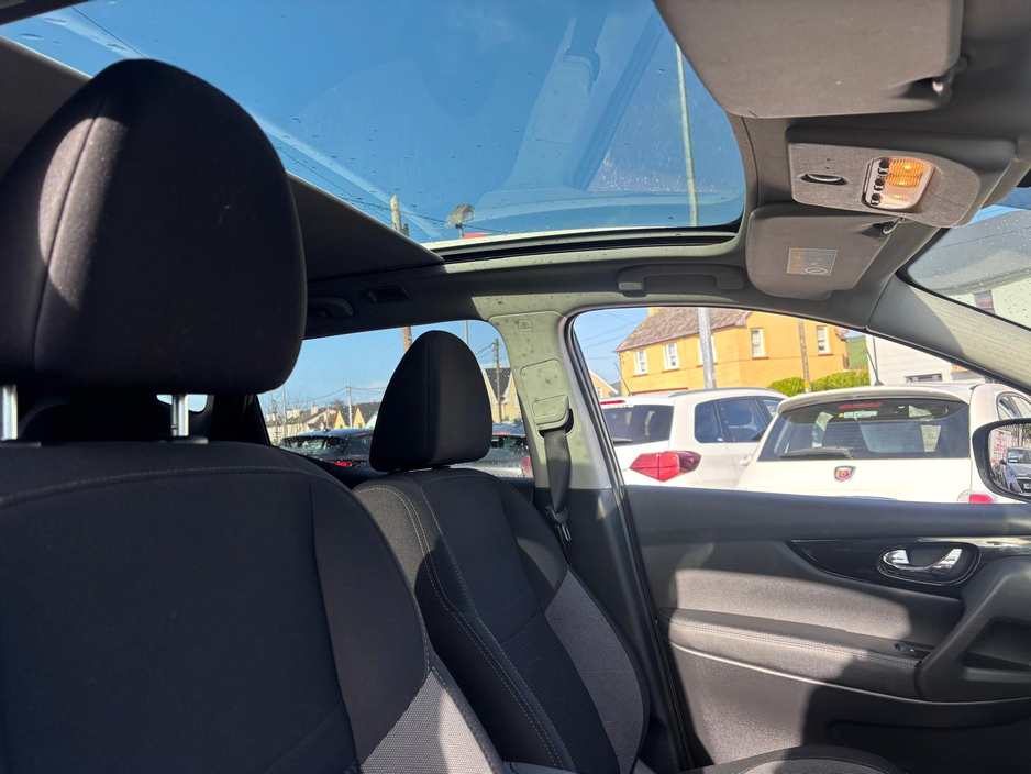 2020 Nissan Qashqai - image 3