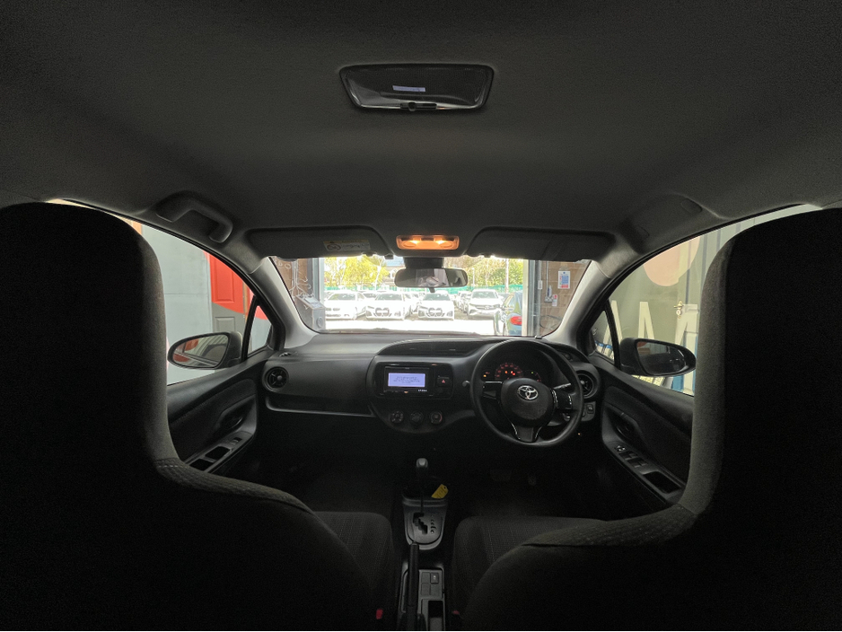 2018 Toyota Vitz - image 11