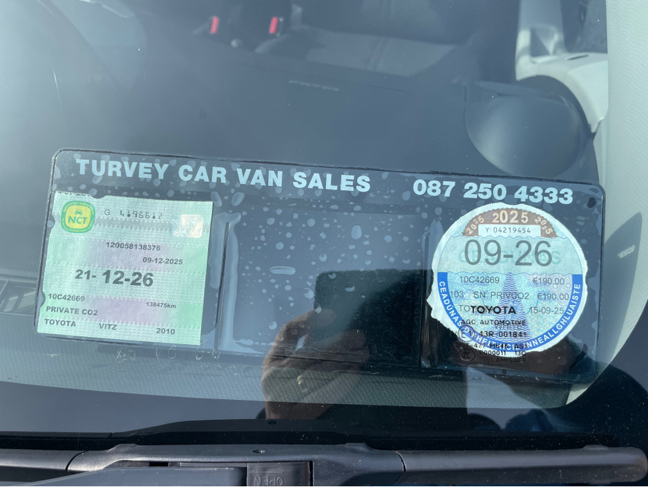 2010 Toyota Yaris - image 18