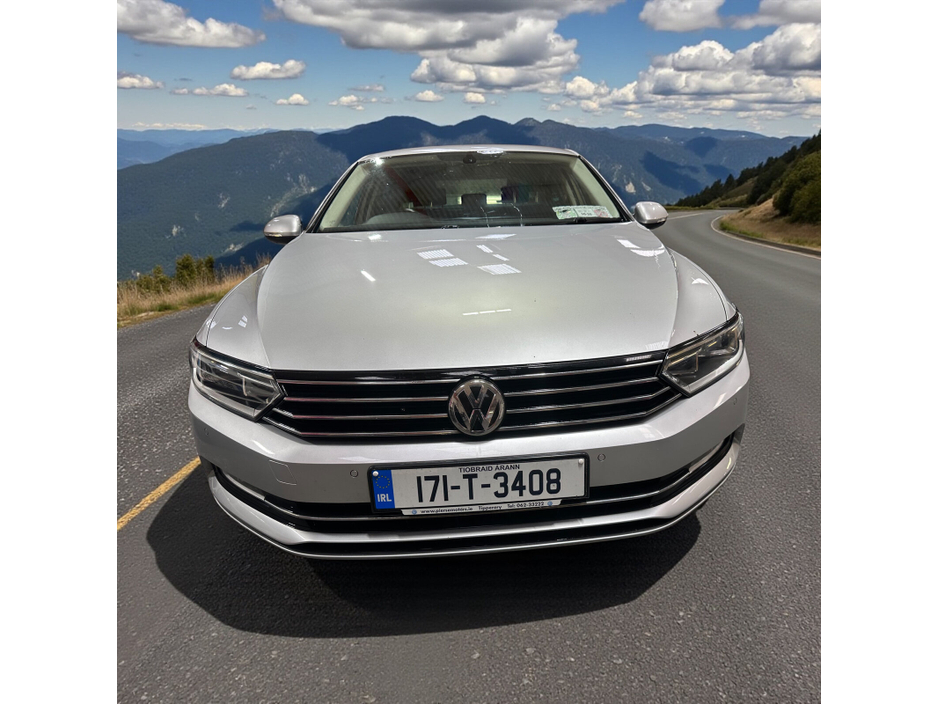 2017 Volkswagen Passat - image 7