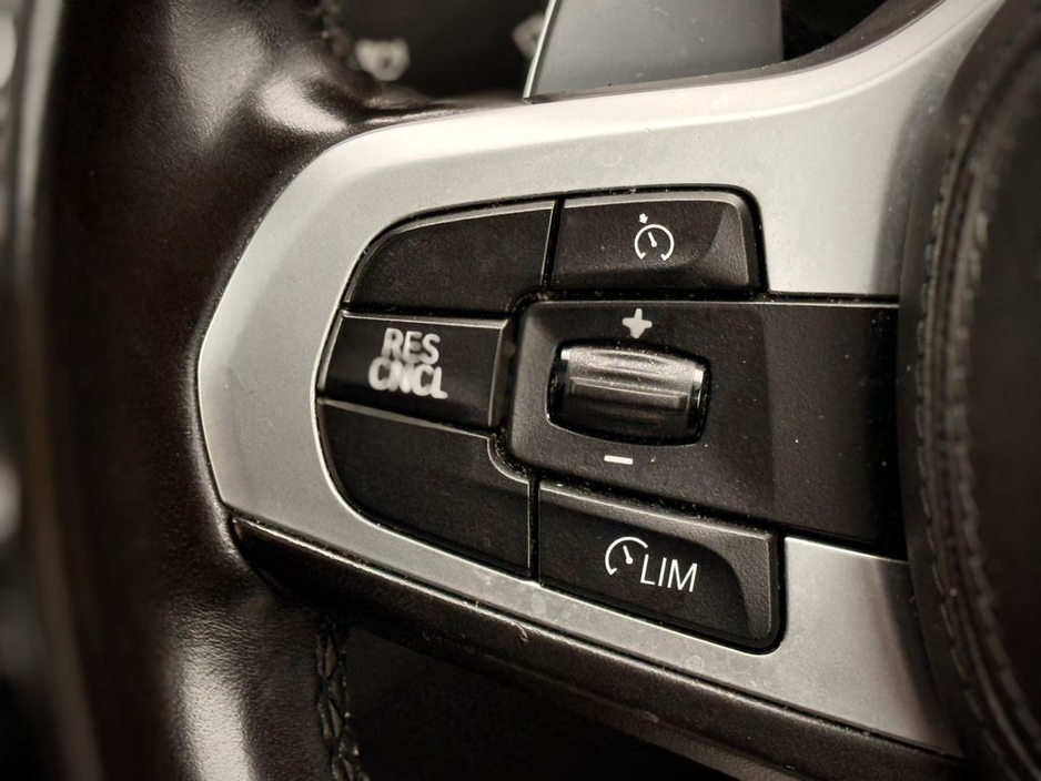 2017 BMW 5 Series - image 30