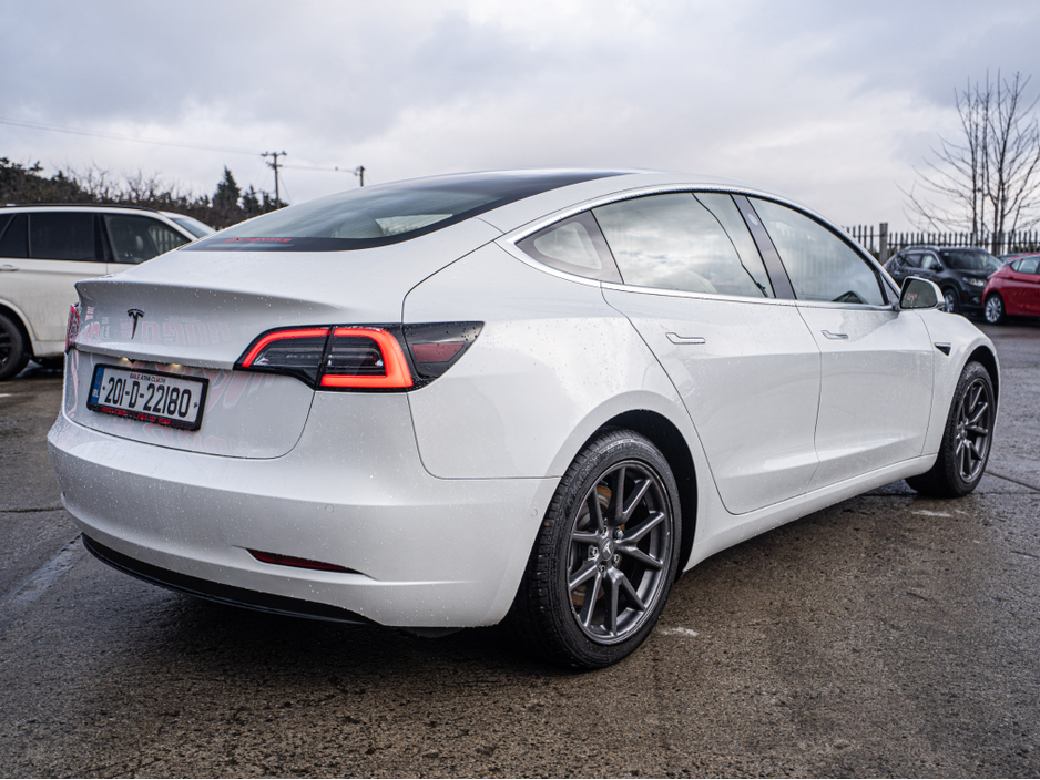 2020 Tesla Model 3 - image 13