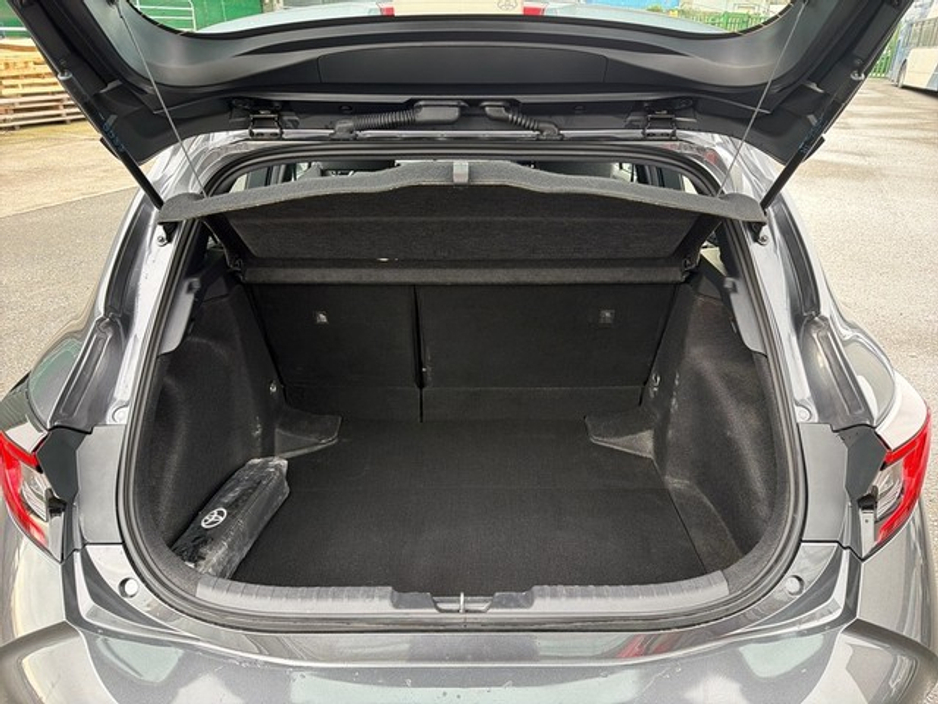 2025 Toyota Corolla - image 10