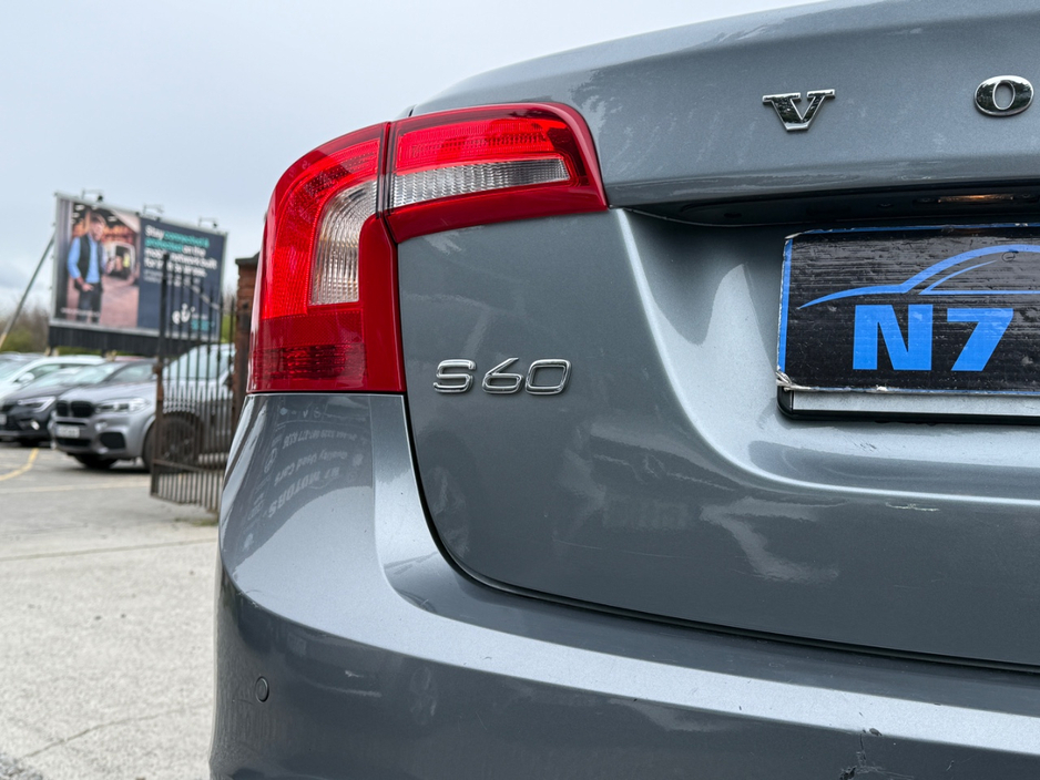 2015 Volvo S60 - image 13