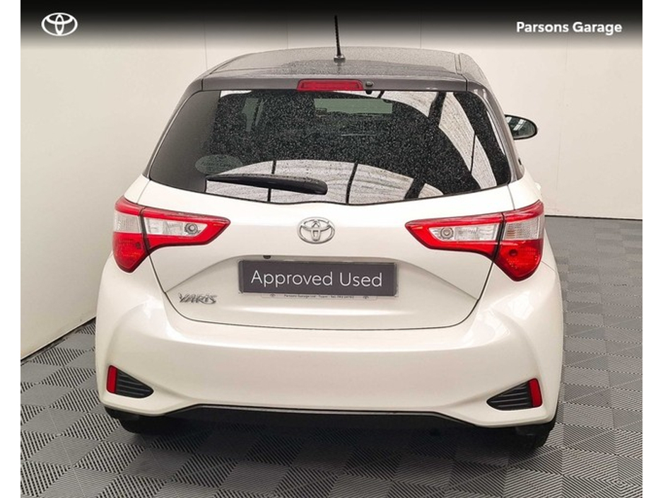 2020 Toyota Yaris - image 4