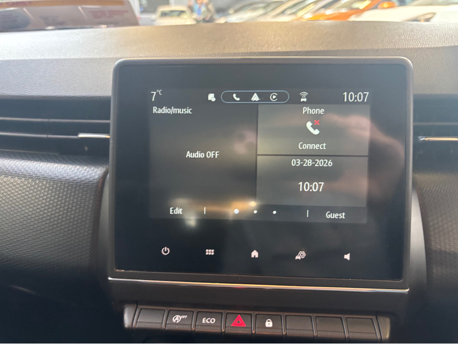 2023 Renault Clio - image 7