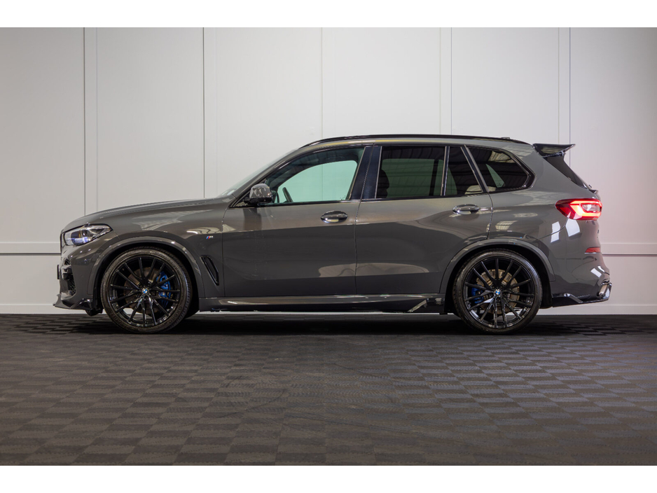 2023 BMW X5 - image 3