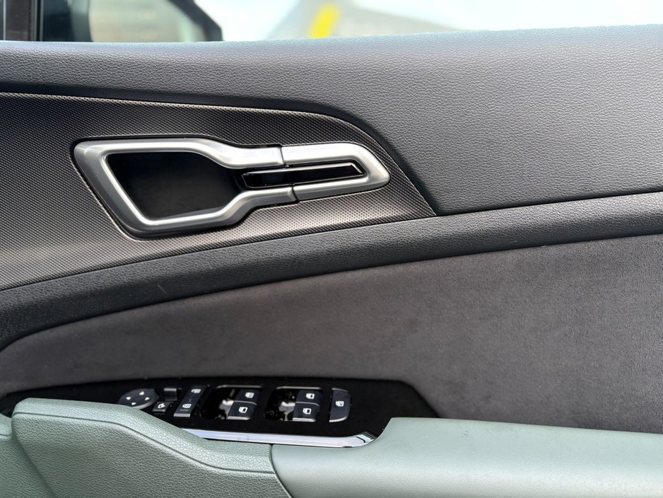 2025 Kia Sportage - image 8