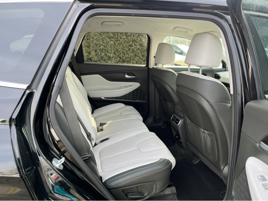 2021 Hyundai Santa Fe - image 10