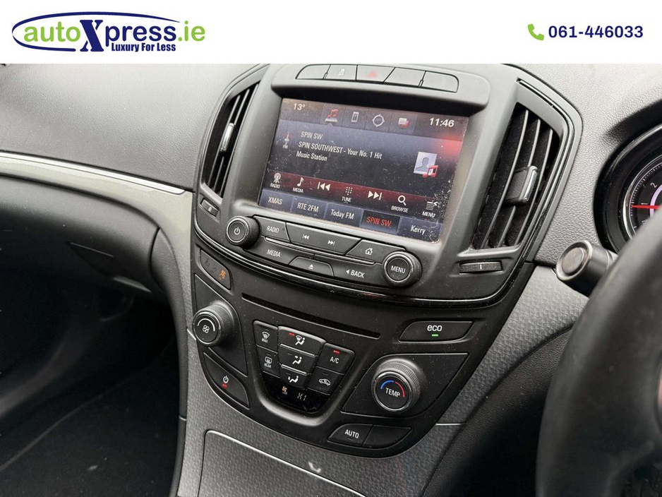 2016 Opel Insignia - image 4