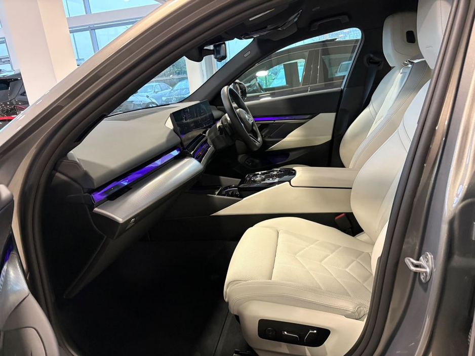 2025 BMW 5 Series 530e M-SPORT=IVORY INTERIOR//AS NEW//D REG=2 YEAR BMW WARRANTY=TAILORED FINANCE PACKAGES AVAILABLE=TRADE IN’S WELCOME €64,995