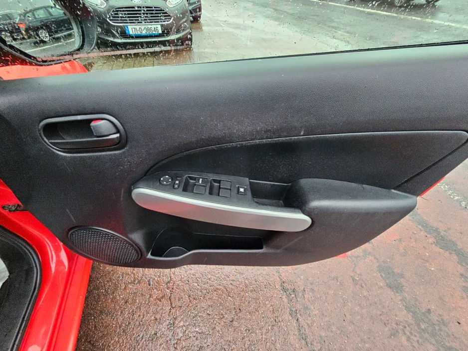 2014 Mazda Demio - image 30