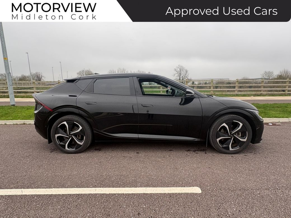 2022 Kia EV6 - image 2
