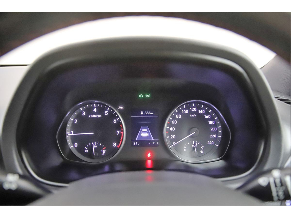 2023 Hyundai i30 - image 18