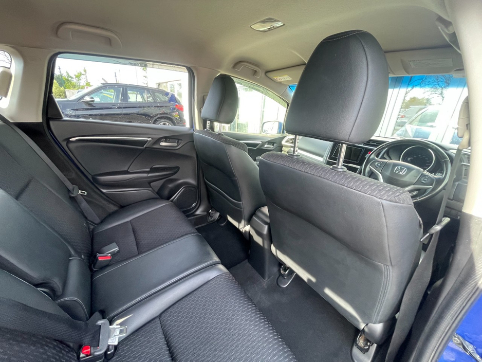 2015 Honda Fit - image 7