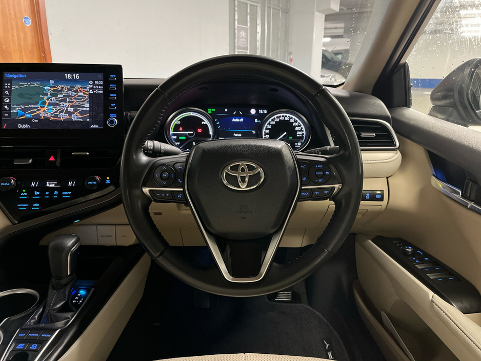 2023 Toyota Camry HYBRID PLATINUM AUTO // FULL LEATHER HEATED & COOLING ELECTRIC SEATS // BLUETOOTH // SAT-NAV // REAR CAMERA & PARK ASSIST // FULL WARRANTY €44,945
