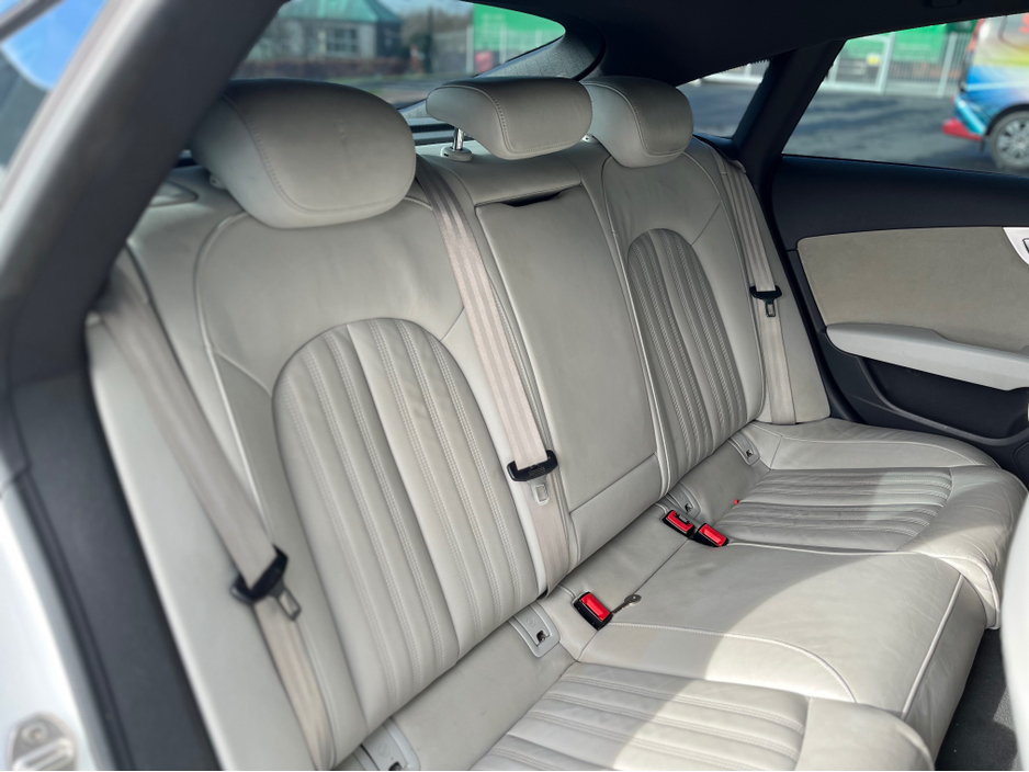 2017 Audi A7 - image 24