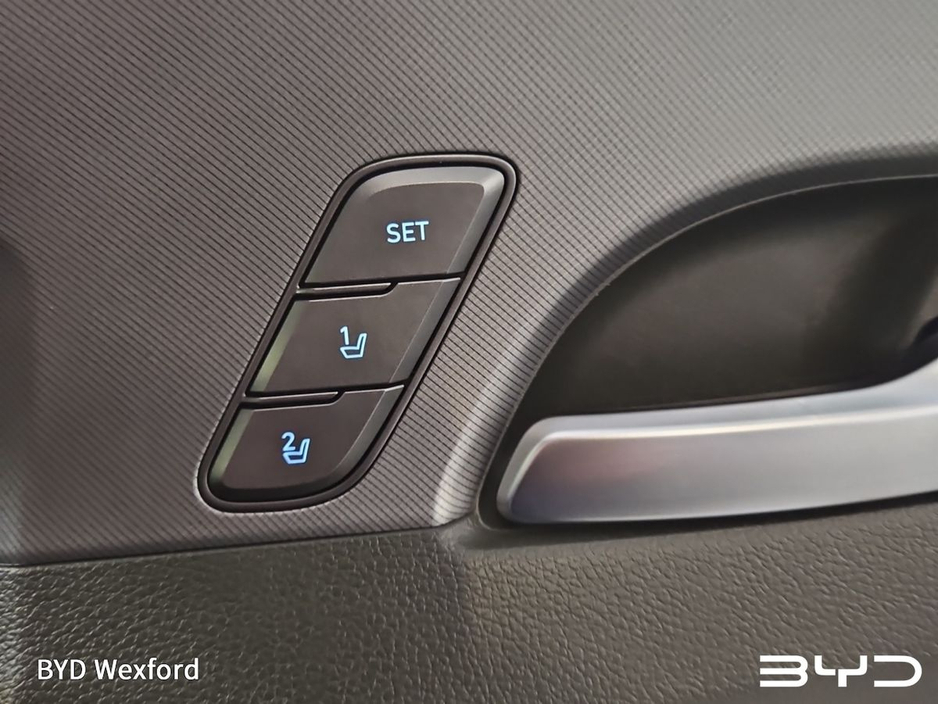 2023 Hyundai Santa Fe 1.6 PHEV 4WD Executive Plus Auto 7Seats €44,475