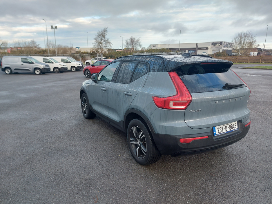 2023 Volvo XC40 T2 P R-DESIGN MAN 5DR €39,950