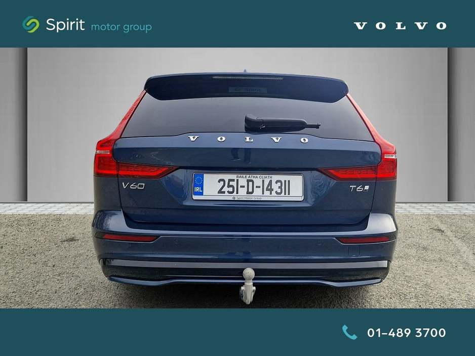 2025 Volvo V60 - image 7
