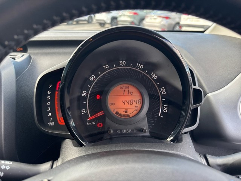 2021 Toyota Aygo - image 11