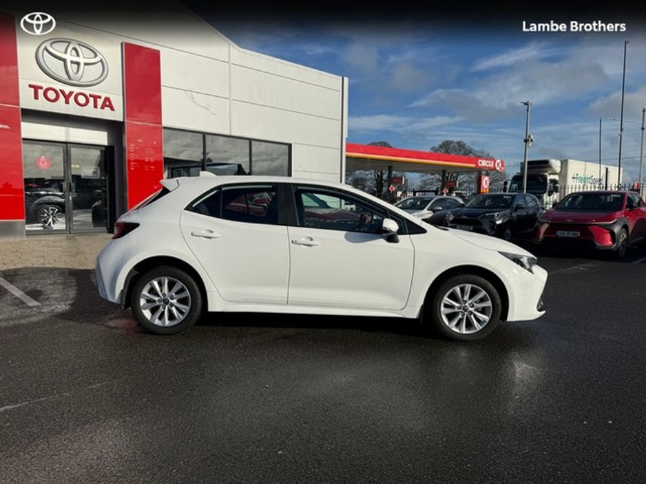 2023 Toyota Corolla - image 8