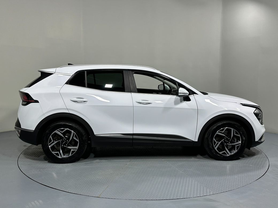 2023 Kia Sportage - image 8