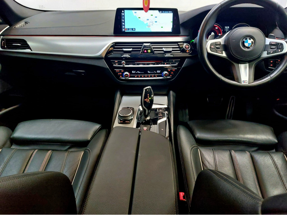2018 BMW 5 Series - image 6