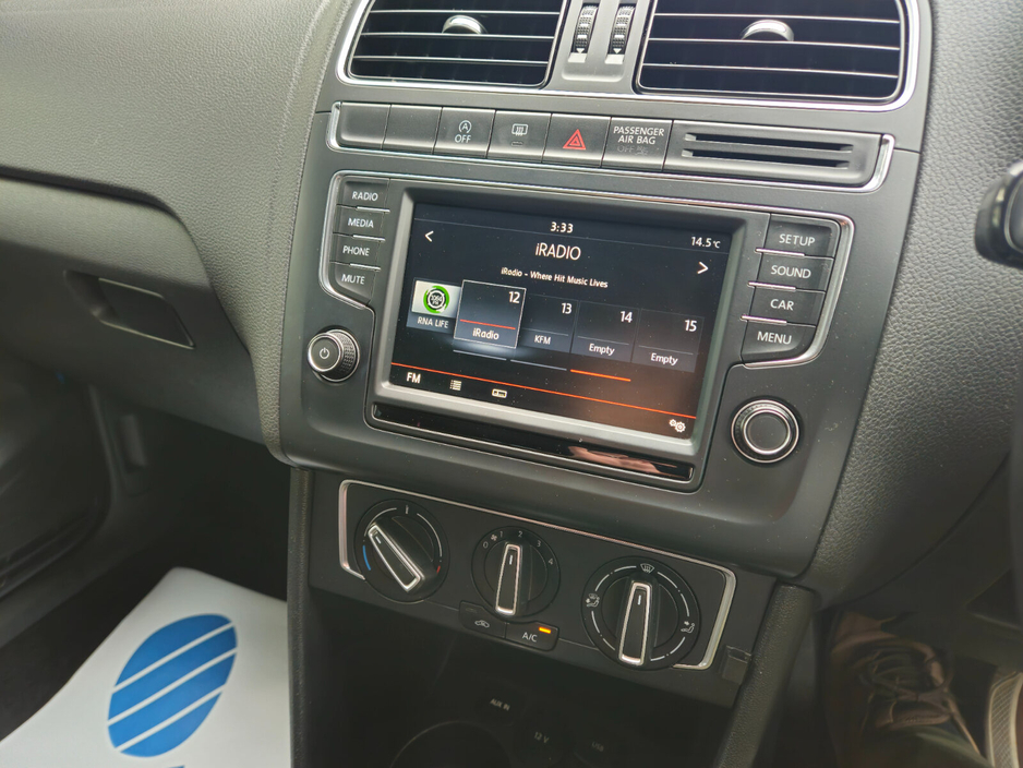 2014 Volkswagen Polo - image 15
