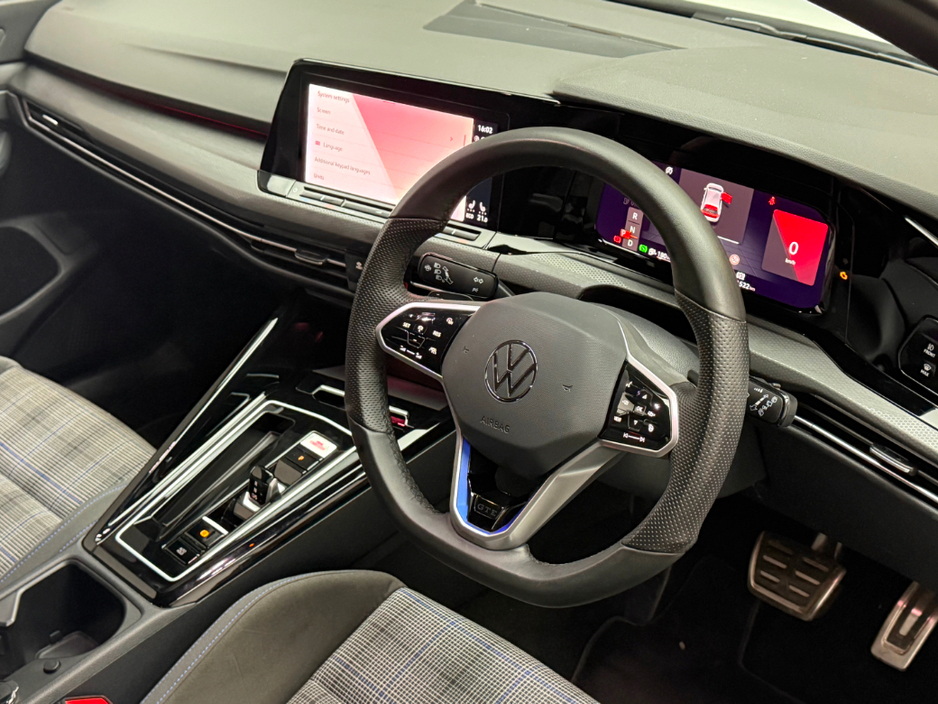 2024 Volkswagen Golf - image 10