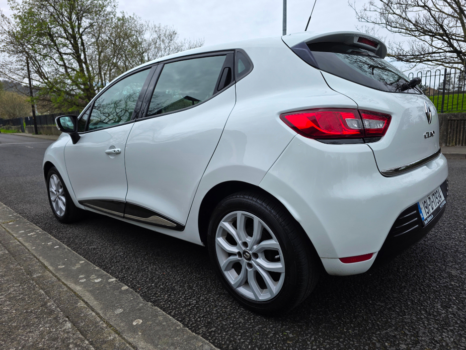 2019 Renault Clio - image 5