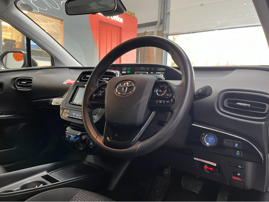 2022 Toyota Prius - image 10