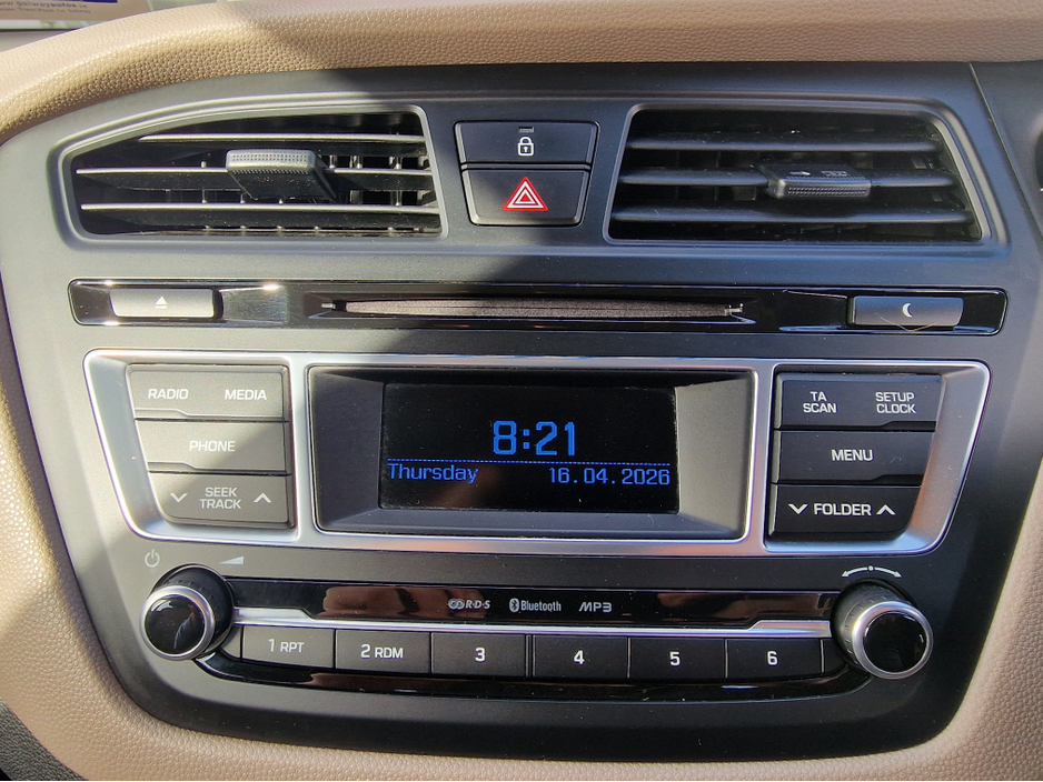 2015 Hyundai i20 - image 22