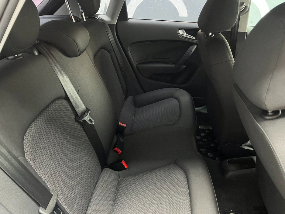 2016 Audi A1 2016 AUDI A1 TFSI 1.0 AUTOMATIC / CRUISE CONTROL / PARKING AID