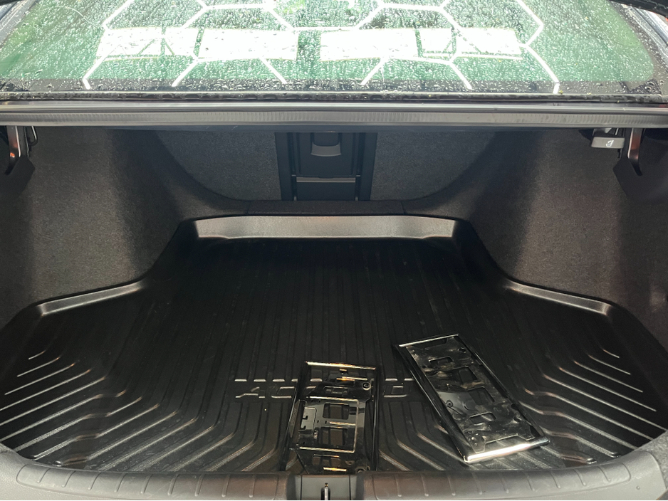 2023 Honda Accord - image 9