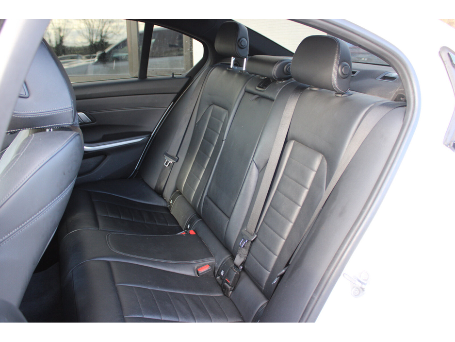 2021 BMW 3 Series  €35,995