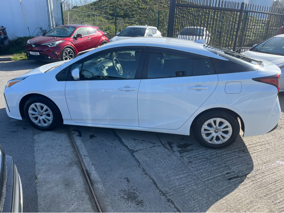 2020 Toyota Prius - image 4