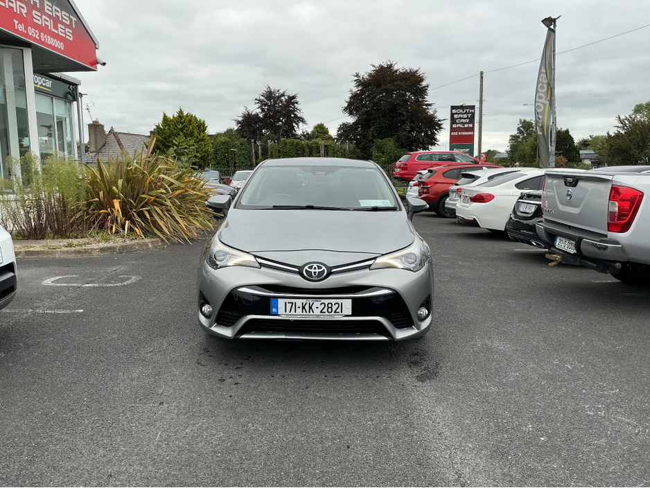 2017 Toyota Avensis 2.0 D-4D BUS EDITION PLUS OVERMOUNT 141BHP 4DR €10,995