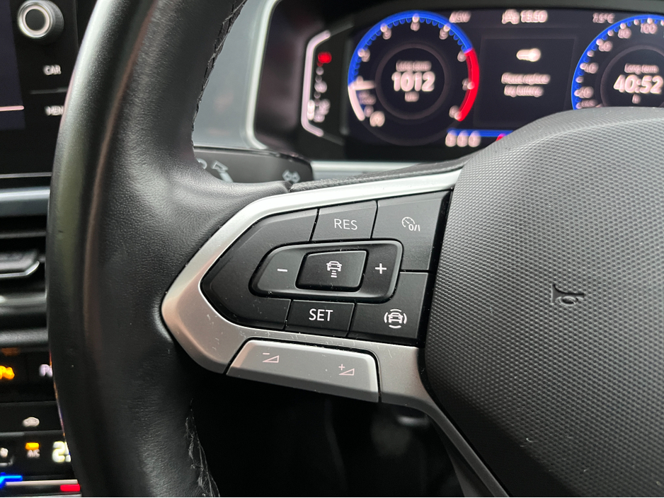 2023 Volkswagen T-Roc STYLE 1.0 PETROL //HIGH SPEC//HALF LEATHER HEATED SEATS//PANORAMIC GLASS ROOF//SAT NAV//REVERSE CAMERA// €27,950